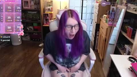 Snapshot of cutie_velvette chatting on March 10, 2026, 4:12 pm Cutie Velvette online show from March 10, 2026, 4:12 pm