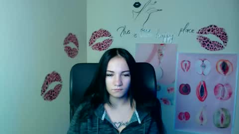Snapshot of cutielady_ chatting on May 11, 2026, 5:57 am Emma online show from May 11, 2026, 5:57 am