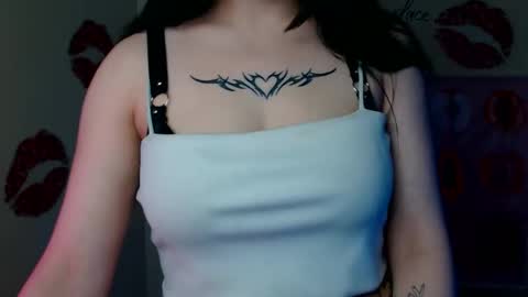 Snapshot of cutielady_ chatting on May 15, 2026, 7:26 am Emma online show from May 15, 2026, 7:26 am