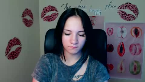 Snapshot of cutielady_ chatting on May 30, 2026, 6:16 pm Emma online show from May 30, 2026, 6:16 pm