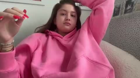 Cutieoggg420 online show from October 15, 2025, 5:13 pm