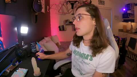 cutiepiescarlett online show from May 24, 2026, 2:49 am