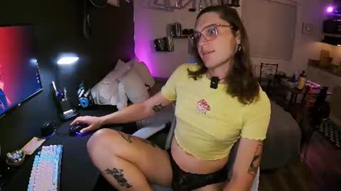 Snapshot of cutiepiescarlett chatting on June 18, 2026, 3:40 am cutiepiescarlett online show from June 18, 2026, 3:40 am
