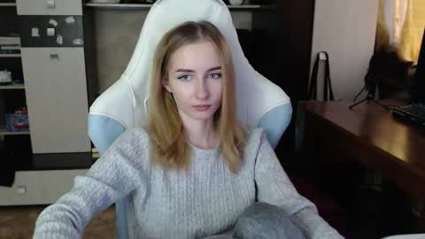 Snapshot of cutti_crystal chatting on October 11, 2025, 8:57 am Cutti Crystal online show from October 11, 2025, 8:57 am