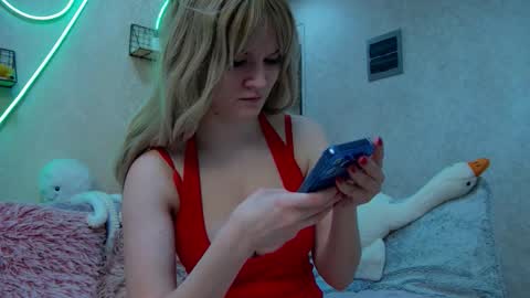 cuttiebunny online show from December 17, 2025, 12:38 am