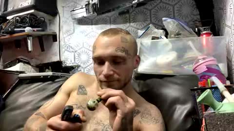 cwbinked23 online show from November 1, 2025, 3:19 am