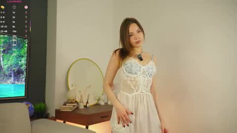 Cwen online show from October 17, 2025, 9:39 pm