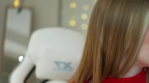 EMILY online show from January 18, 2025, 3:49 pm