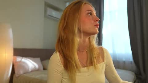 EMILY online show from October 8, 2025, 12:25 pm