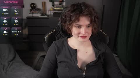 Helen Blossom online show from May 28, 2026, 2:14 pm