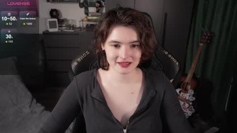 Helen Blossom online show from July 7, 2026, 1:59 pm