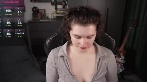 Helen Blossom online show from July 23, 2026, 2:26 pm