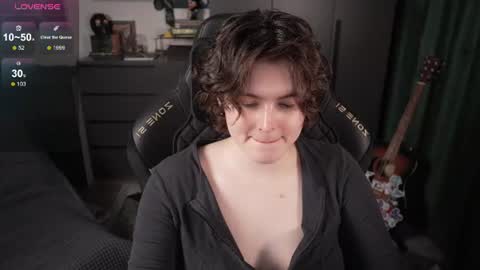 Helen Blossom online show from July 28, 2026, 7:39 pm