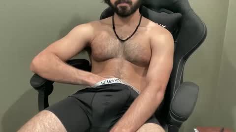 Cylus X online show from June 3, 2026, 6:27 am
