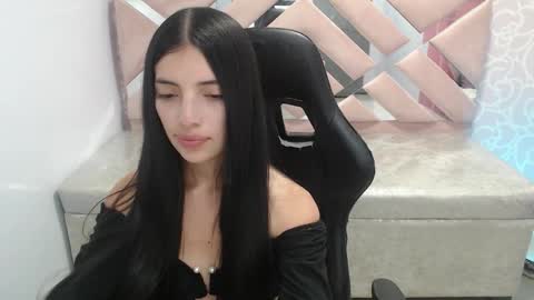 CINTIA ARAUJO online show from September 17, 2025, 4:47 am