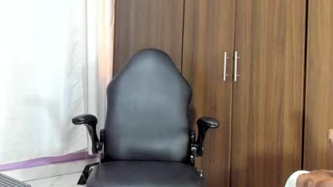 Snapshot of cyntia_wood chatting on February 6, 2025, 4:25 pm cyntia online show from February 6, 2025, 4:25 pm