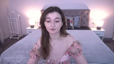 Snapshot of cyrenaluxe chatting on June 5, 2026, 12:55 pm Cyrena online show from June 5, 2026, 12:55 pm