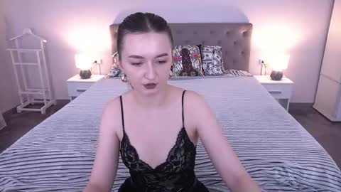 Snapshot of cyrenaluxe chatting on June 13, 2026, 12:36 pm Cyrena online show from June 13, 2026, 12:36 pm