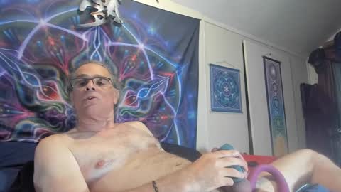 Snapshot of czechlove chatting on September 20, 2025, 12:28 pm Andrew Thomas online show from September 20, 2025, 12:28 pm