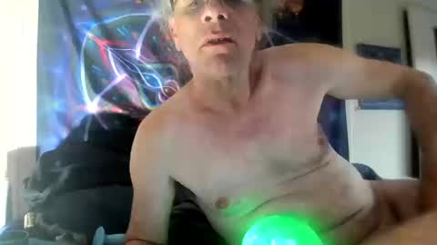 Snapshot of czechlove chatting on October 19, 2025, 3:23 pm Andrew Thomas online show from October 19, 2025, 3:23 pm