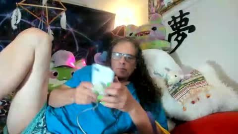 Snapshot of czechlove chatting on November 11, 2025, 8:53 pm Andrew Thomas online show from November 11, 2025, 8:53 pm