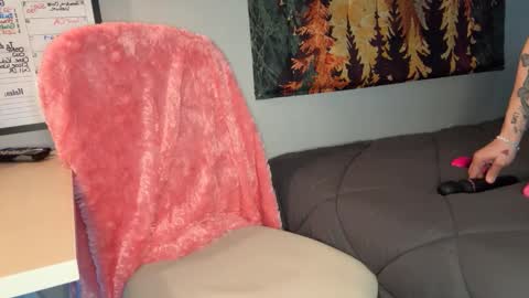 d3luluxx online show from March 11, 2026, 10:10 am