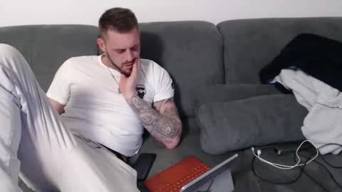 d3niis77 online show from December 17, 2025, 2:56 pm