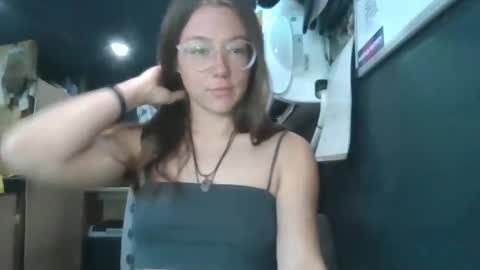 Snapshot of d3sert_moon chatting on November 30, 2025, 5:17 pm d3sert_moon online show from November 30, 2025, 5:17 pm