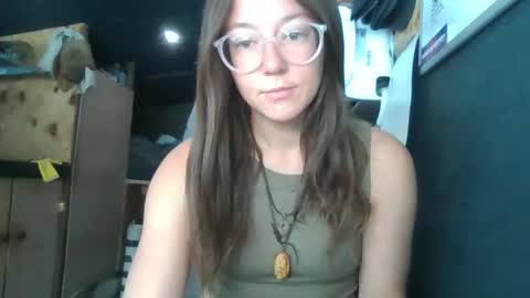 Snapshot of d3sert_moon chatting on December 3, 2025, 5:55 pm d3sert_moon online show from December 3, 2025, 5:55 pm
