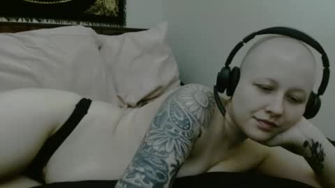 Daisy online show from September 23, 2025, 2:47 am