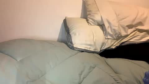 Jewbb online show from November 6, 2025, 2:01 am