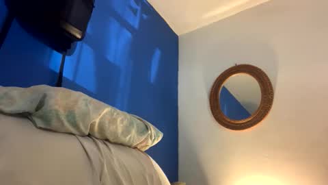 Jewbb online show from November 26, 2025, 10:33 pm