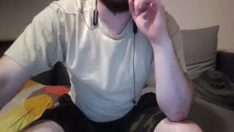 Snapshot of dabsipabsi chatting on October 3, 2025, 9:23 pm dabsipabsi online show from October 3, 2025, 9:23 pm