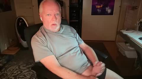 Snapshot of dadbate23 chatting on March 27, 2026, 11:10 am dadbate23 online show from March 27, 2026, 11:10 am