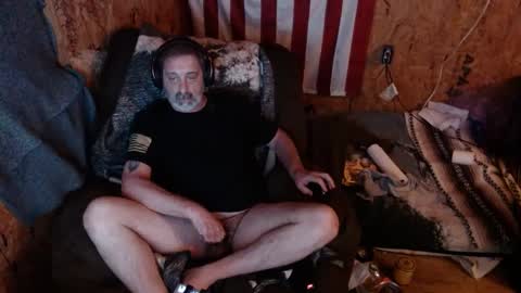 Snapshot of daddy38345 chatting on February 17, 2025, 4:09 am daddy38345 online show from February 17, 2025, 4:09 am