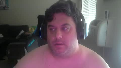 Snapshot of daddybody4u chatting on April 2, 2026, 5:43 pm daddybody4u online show from April 2, 2026, 5:43 pm
