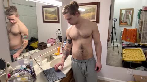 Snapshot of daddydaydrinkz chatting on February 9, 2025, 5:19 am DaddydayDrinkz online show from February 9, 2025, 5:19 am