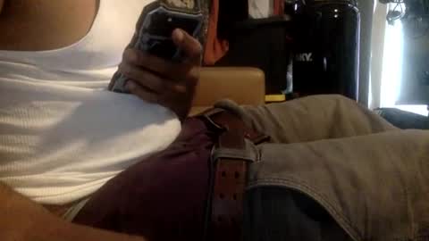 Snapshot of daddyjerksit chatting on May 13, 2026, 5:43 pm JOI use emoji thumbs up Faster Thumbs down Slower Hi Hand Stop Fist Start.Stop online show from May 13, 2026, 5:43 pm
