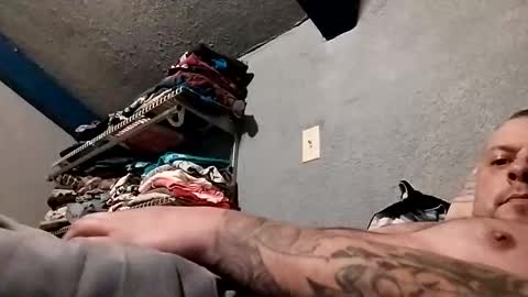 daddymike008 online show from December 20, 2025, 6:26 pm