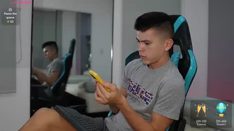 Snapshot of daddyrich4u chatting on June 10, 2026, 12:15 pm daddyrich4u online show from June 10, 2026, 12:15 pm
