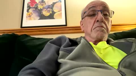 Snapshot of daddyweis chatting on April 4, 2026, 6:49 pm daddyweis online show from April 4, 2026, 6:49 pm