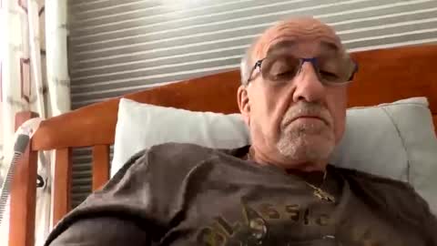 Snapshot of daddyweis chatting on April 10, 2026, 3:34 am daddyweis online show from April 10, 2026, 3:34 am