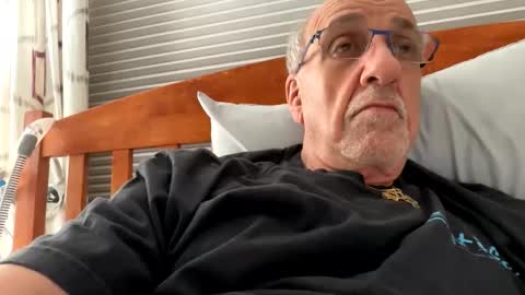 Snapshot of daddyweis chatting on April 15, 2026, 2:18 am daddyweis online show from April 15, 2026, 2:18 am