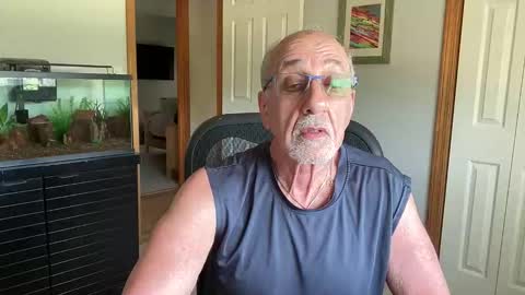 Snapshot of daddyweis chatting on May 17, 2026, 3:30 pm daddyweis online show from May 17, 2026, 3:30 pm