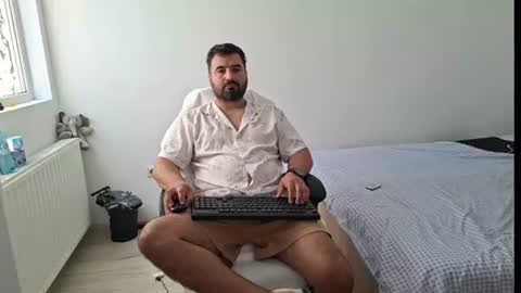 Snapshot of daddyy000018 chatting on July 31, 2026, 11:42 am daddyy000018 online show from July 31, 2026, 11:42 am
