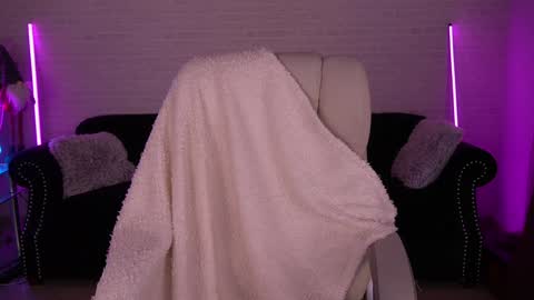 daenerys_daen online show from January 6, 2025, 8:14 am