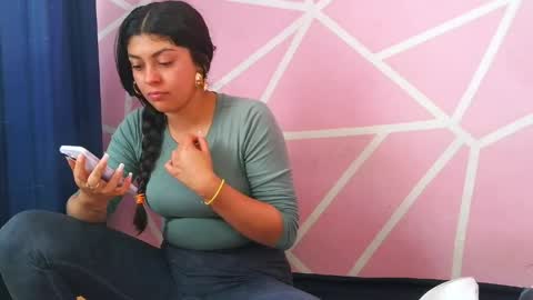 dafna lorens  online show from April 12, 2026, 6:46 pm