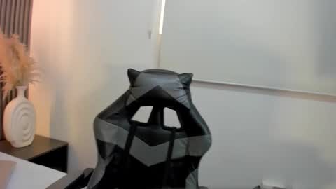 D A  F N E online show from January 14, 2026, 2:44 pm