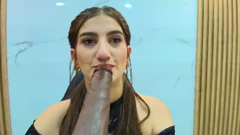 Dafne Castro online show from July 27, 2026, 6:26 pm