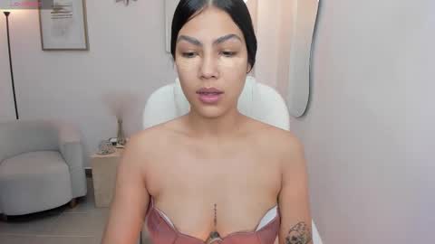 Dafne online show from November 4, 2025, 7:02 pm